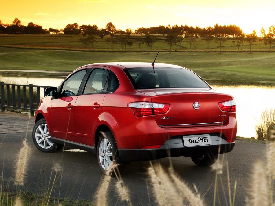 Fiat Grand Siena Attractive 2012 года  (фото 2 из 21)